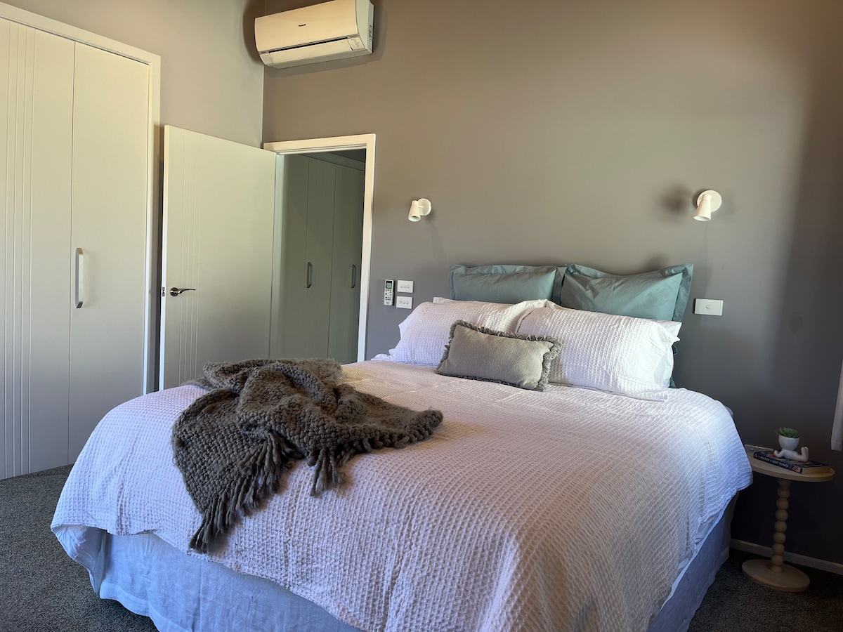 Dormitorio principal de la villa