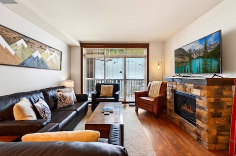 Top performing Airbnb: Large 2 bedroom/2 bath - ski in/ski out in Columbia Shuswap A