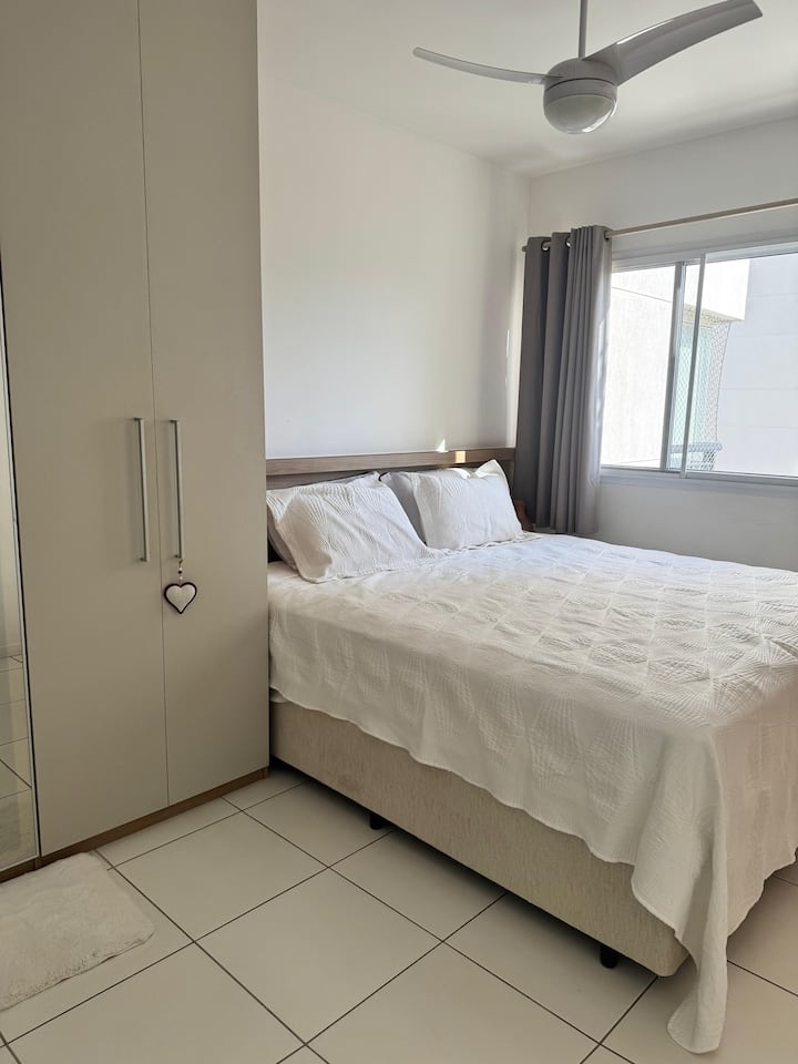 Suita e madhe me krevat dopio "king".