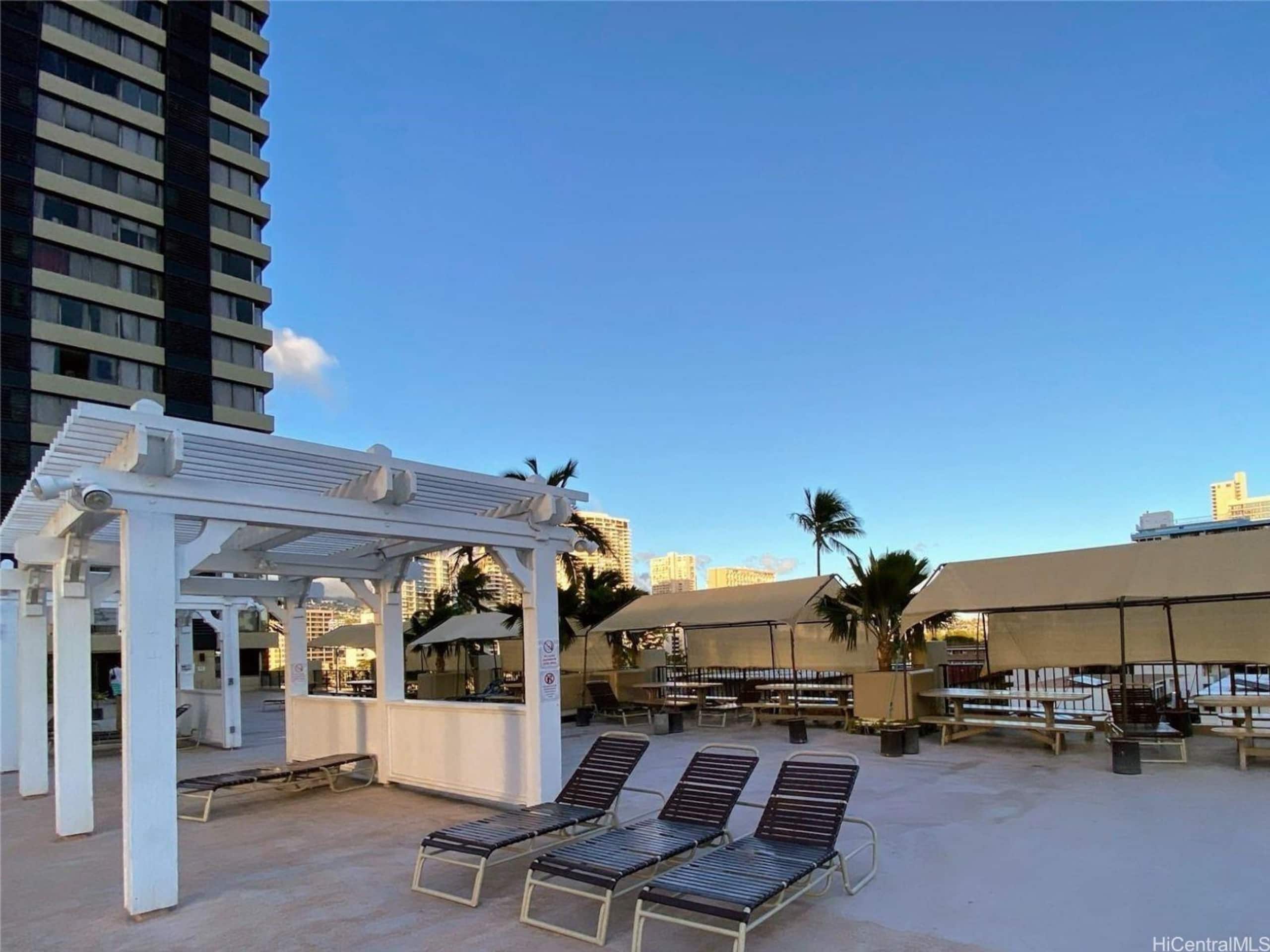 Condo in Honolulu · ★4.83 · 1 bedroom · 1 bed · 1 private bath - Image 13