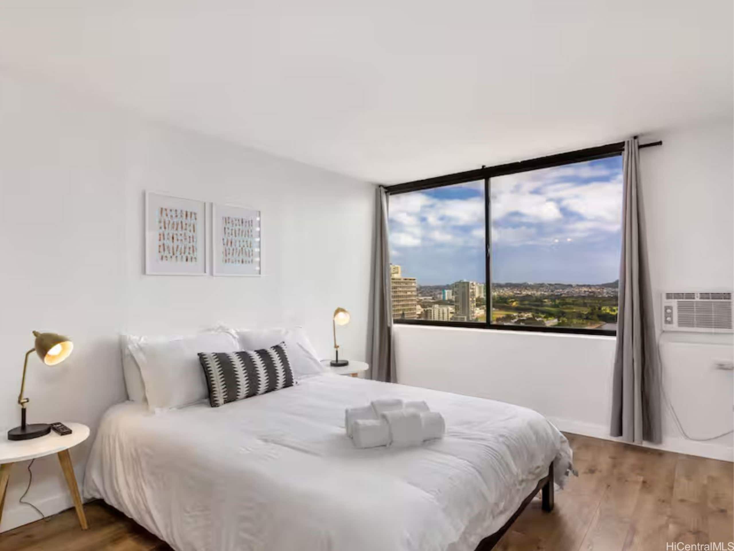 Condo in Honolulu · ★4.83 · 1 bedroom · 1 bed · 1 private bath - Image 6