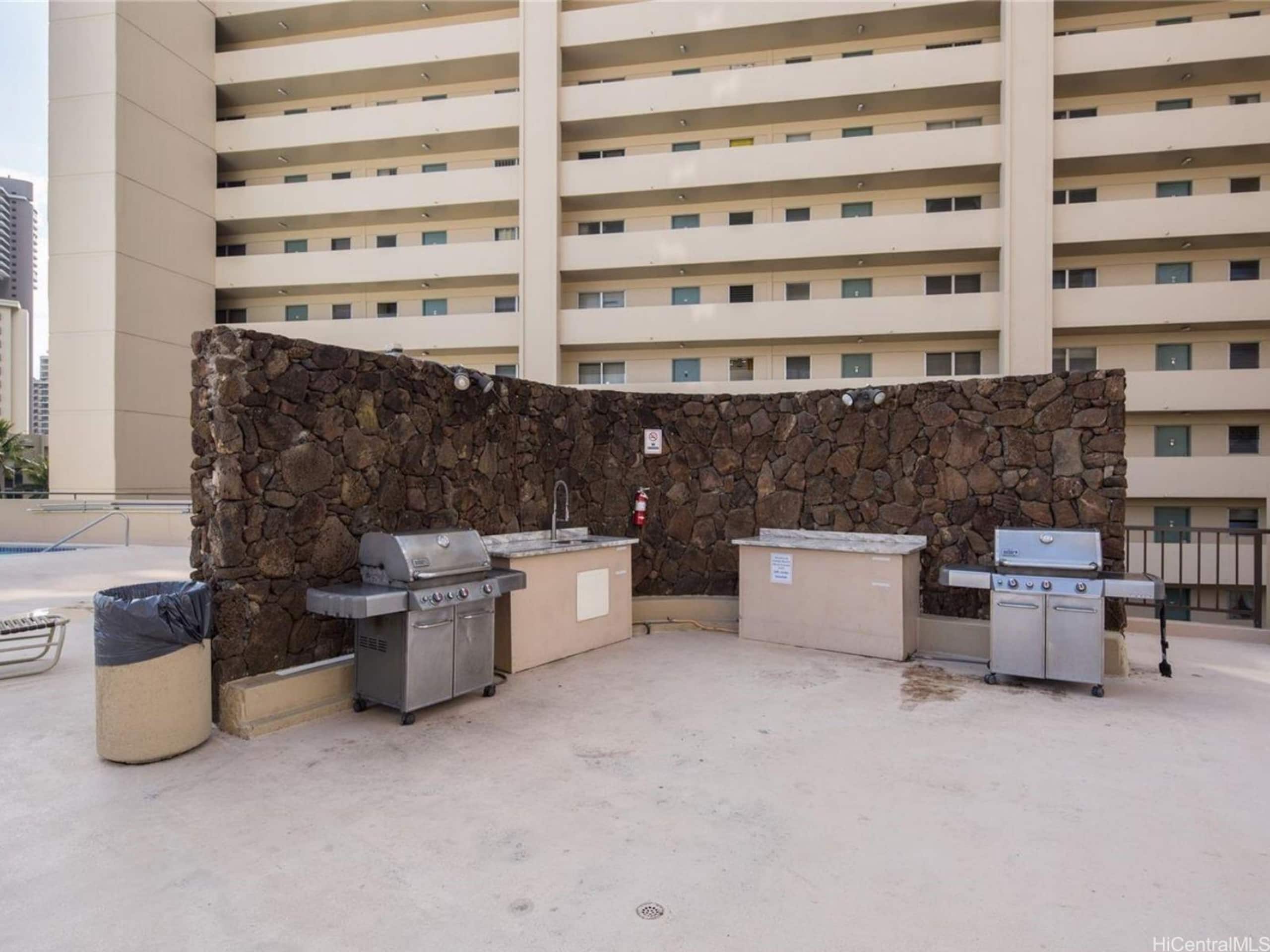 Condo in Honolulu · ★4.83 · 1 bedroom · 1 bed · 1 private bath - Image 14
