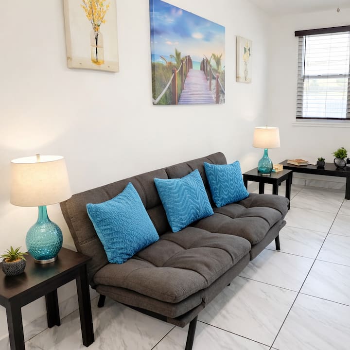 Hollywood Beach 1br | 30-second Walk To Sand - Hollywood, FL