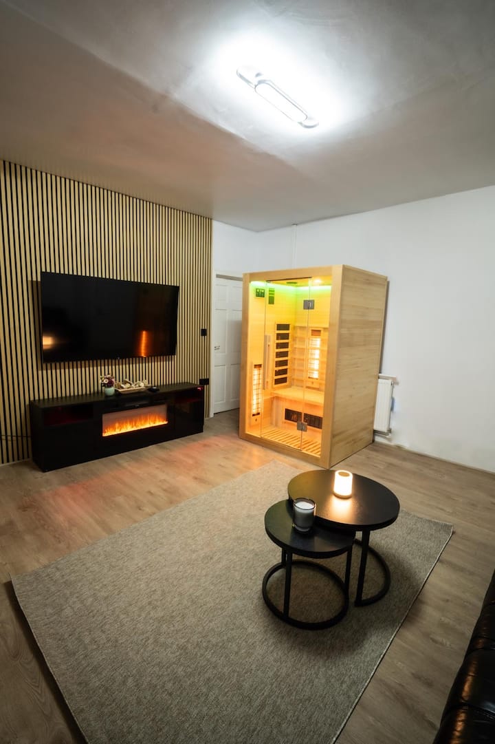 Private Spa Escape W/hottub& Sauna | Romantic Stay - Bradford