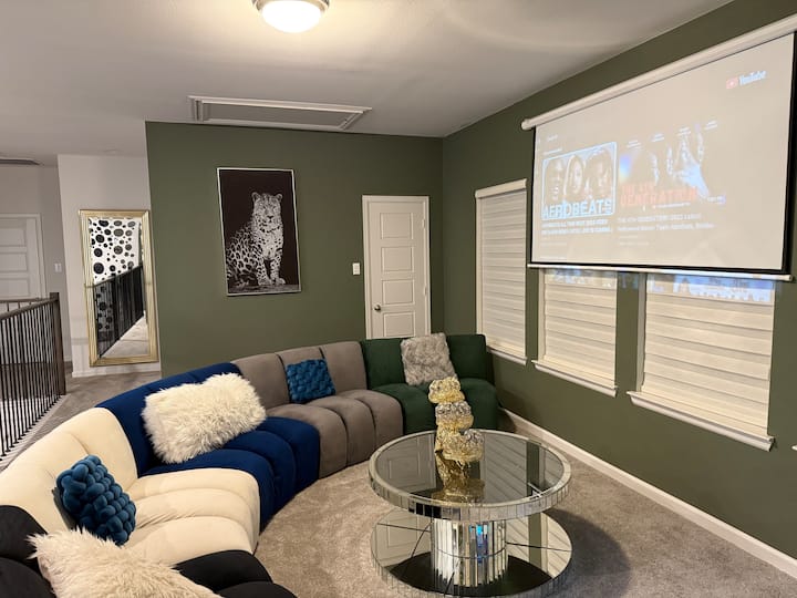 Elegant And Spacious 3 Bedroom 2.5 Home. - Rockwall, TX