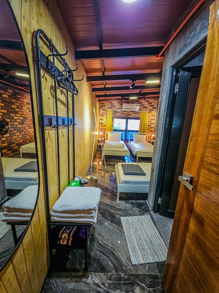 Close to the grub! You're just steps from the kitchen/dining area. Get ready in front of the mirror, then head straight for breakfast.