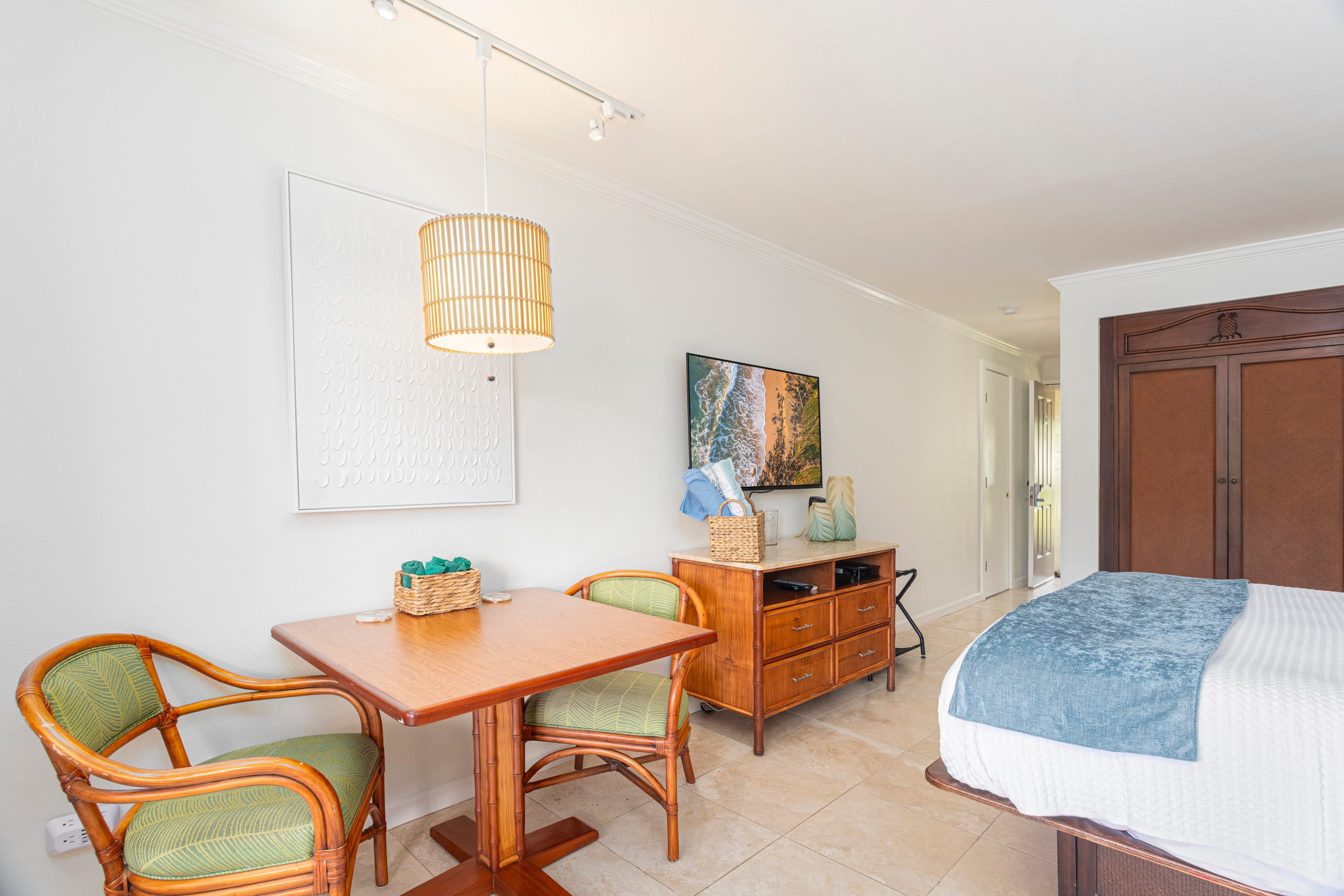 Islander Beach Getaway w/Ac, hottub & pool - Photo 4
