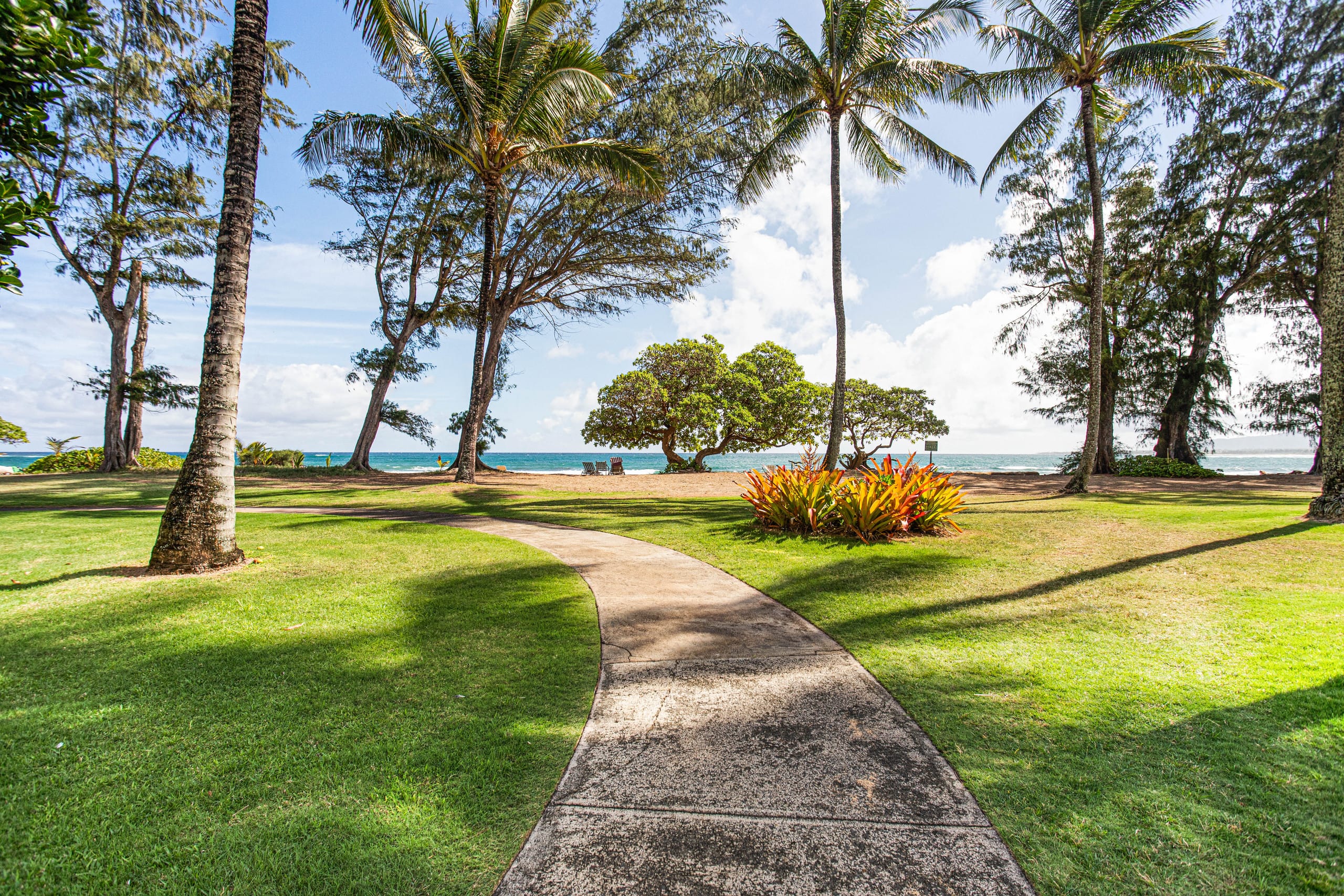 Islander Beach Getaway w/Ac, hottub & pool - Photo 40
