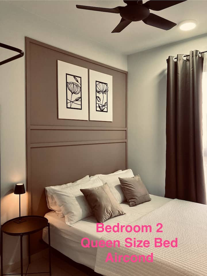 Cama queen size. Ar condicionado