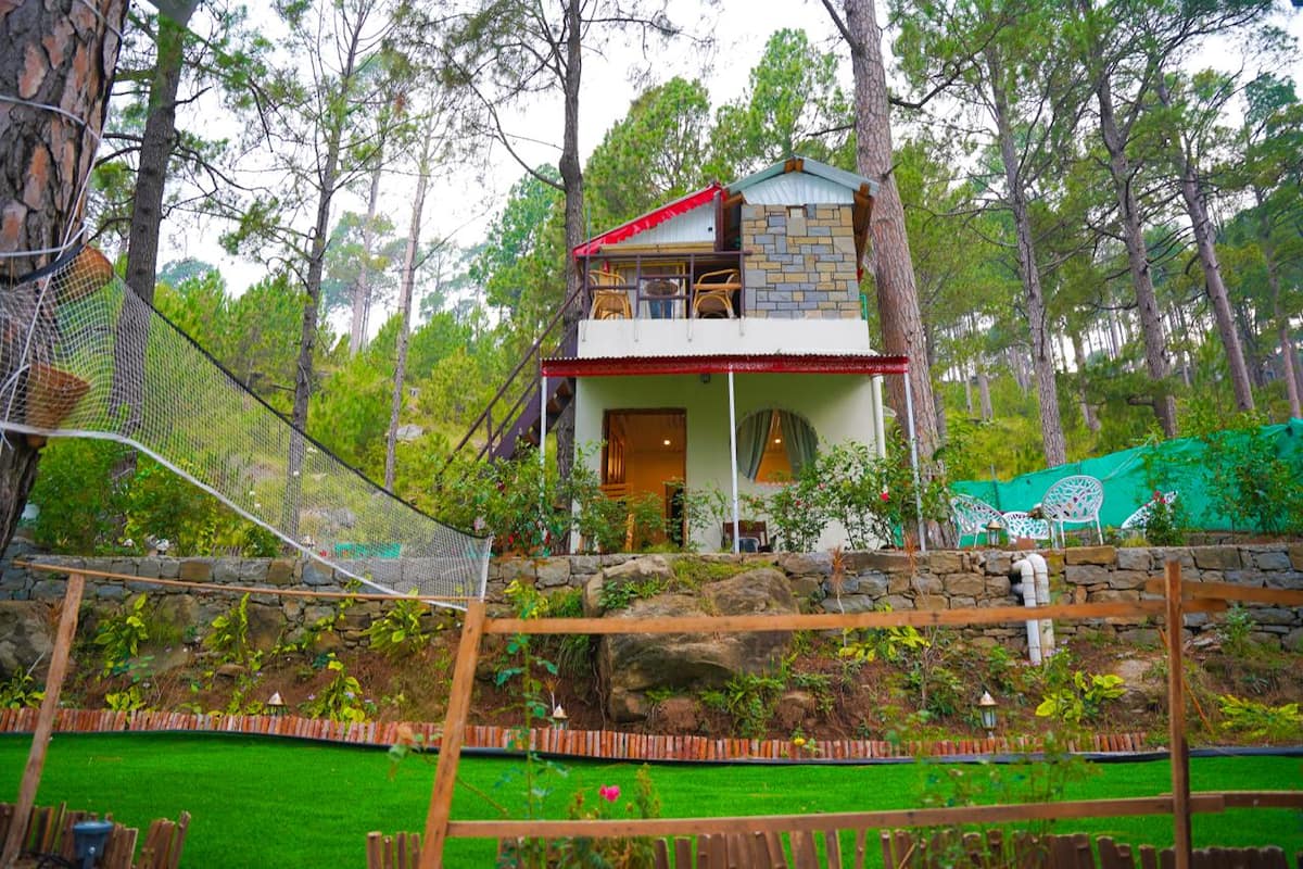Exterior view of Pine Tree House villa