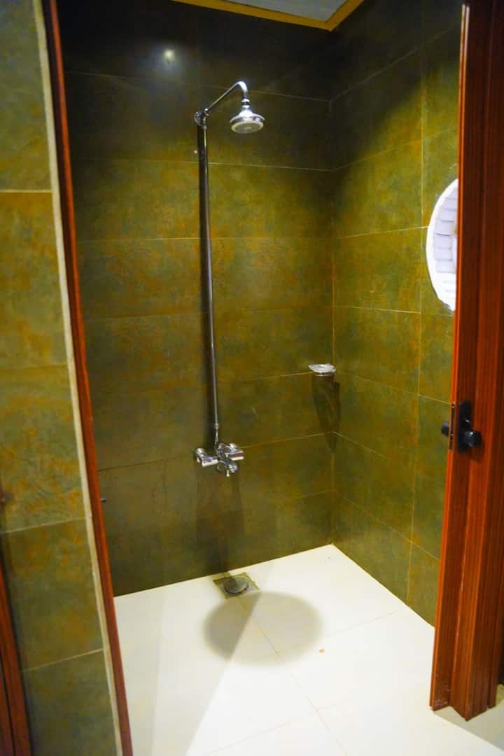 Bathroom 1 with bidet