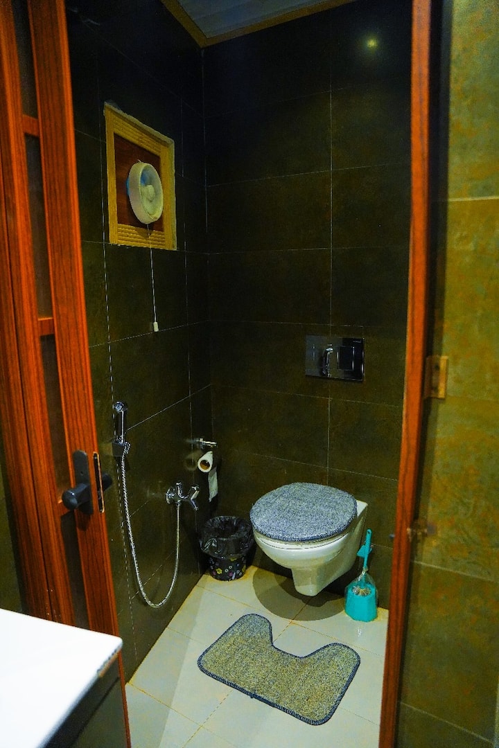 Bathroom 1 interior view