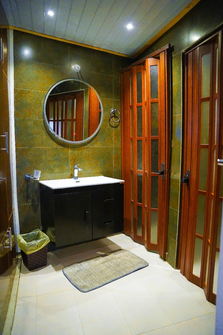 Bathroom 1 with modern amenities
