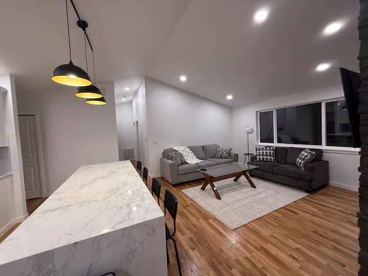Spacious 3-bedroom Home Near Alderwood Mall - Lynnwood, WA