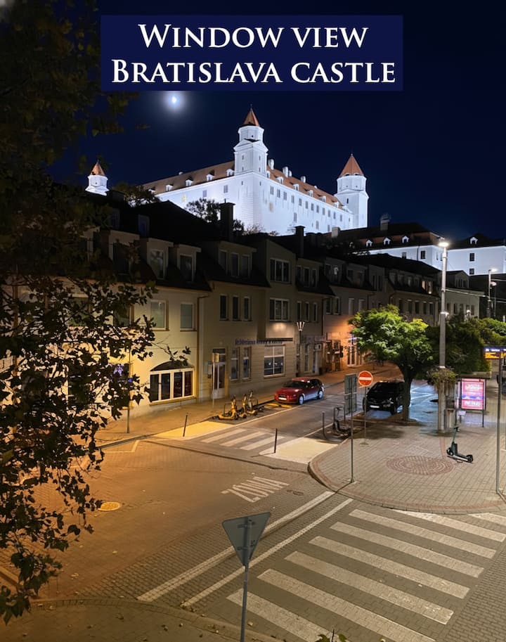 Caste Apartment, 1-4 Guests, Garage, Downtown - Bratislava