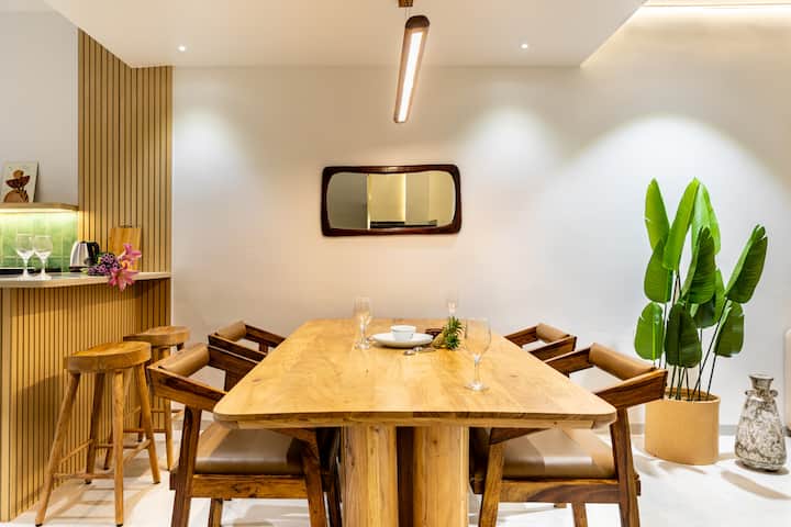 Dining area image 3