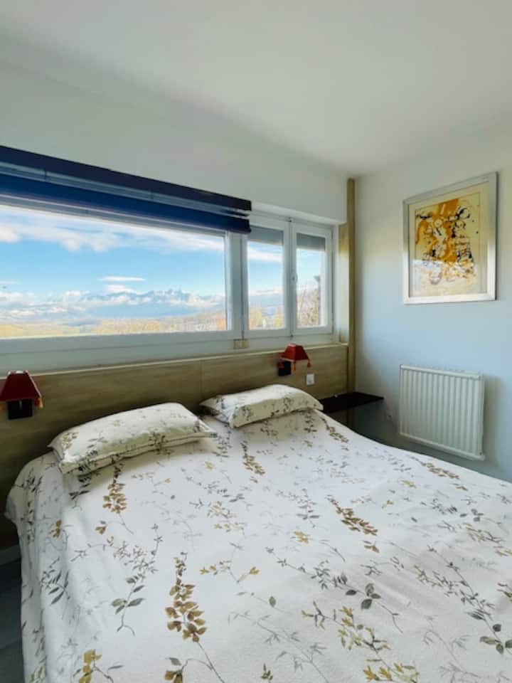 سرير مزدوج في غرفة النوم الأولى 160/200 + غرفة ملابس