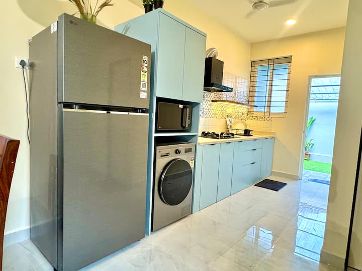 Full kitchen image 1