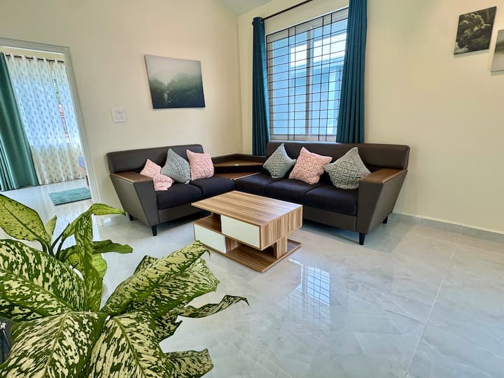 Living room 2 image 2