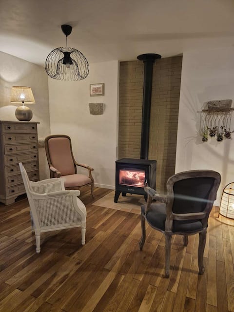 Annonce Airbnb populaire: Cozy renovated quiet house, 2 bedrooms and garden à Bourges