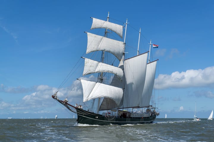 Four-masted sailing ship in Kampen