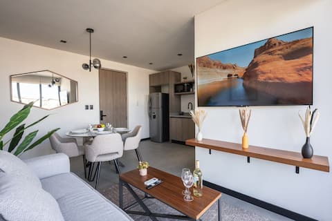 Successful Airbnb property: Modern Downtown Apartment Minutes From the Beach in Aviación