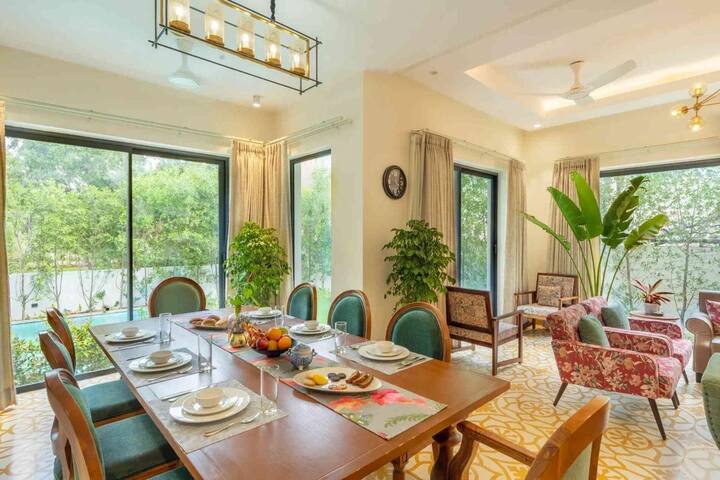 Dining area image 1