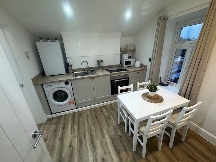 Cinema Room Apartment 1 - Basildon