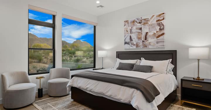 კოტეჯი გარე შესასვლელით.