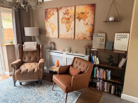 Top Airbnb: Stylish, Modern & Cosy Entire Home in Birmingham in Sutton Coldfield