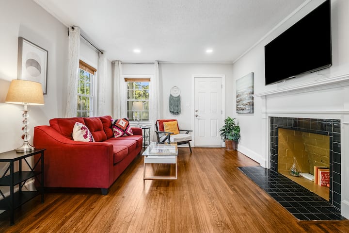 Adorable Cottage Just Minutes To Uptown & Airport - Charlotte, NC