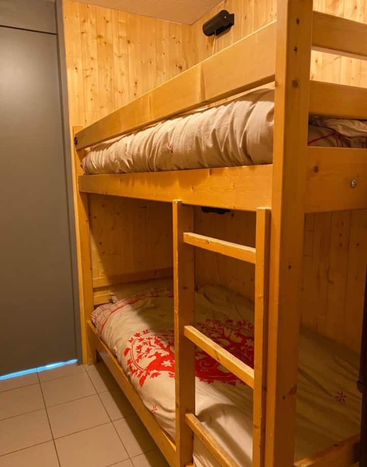 საძინებელი 1