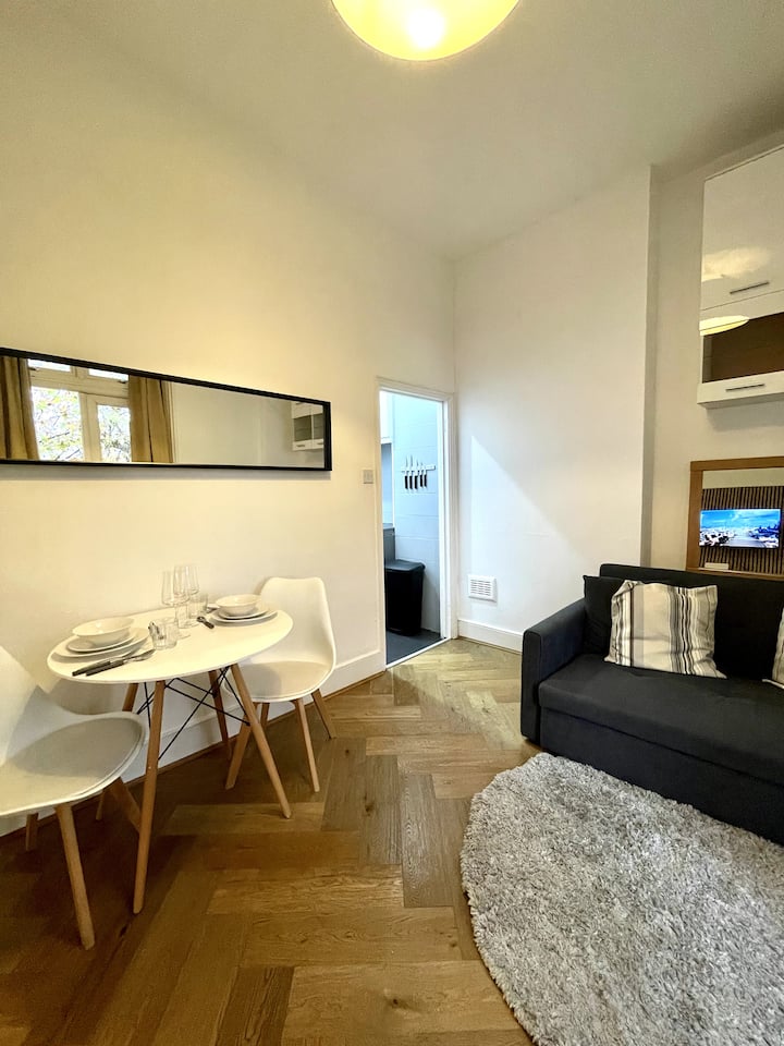 Chic 1-bed Flat W/terrace In Notting Hill Refurb - London