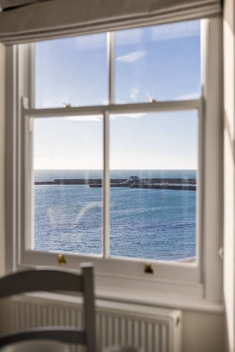 Successful Airbnb property: High Tides in Lyme Regis
