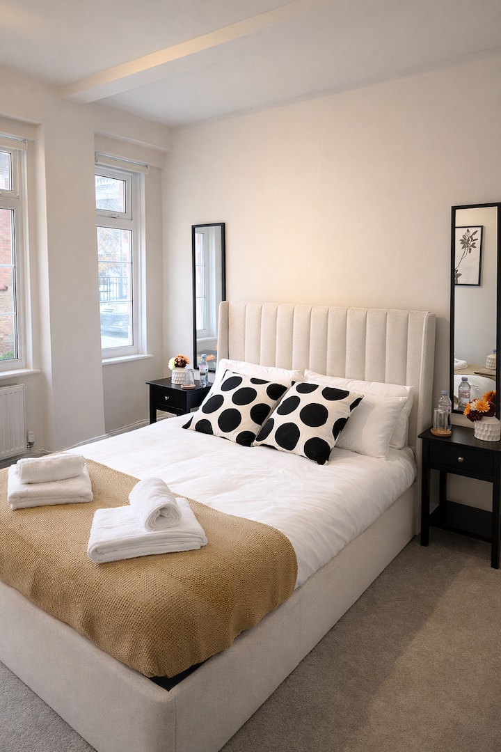 Bright 2 Bedroom Stay | Steps From The Shard - Central London