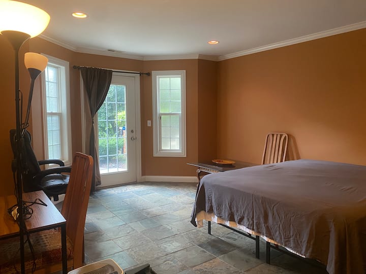 Private Bedroom & Private Bathroom In A Townhouse - Naperville, IL