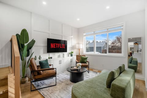 Successful Airbnb property: NEW LUX 3BD w/ AC, Garage Parking | 7 min DT in Mount Pleasant