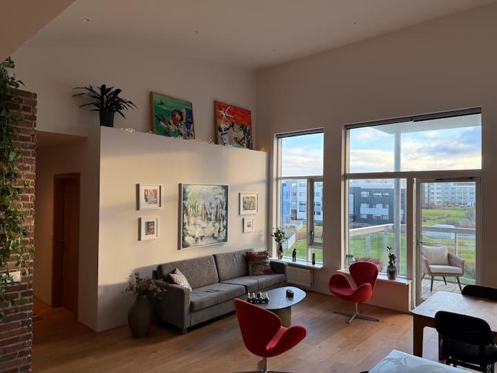 A quiet penthouse apartment with balcony - Apartments for Rent in ...