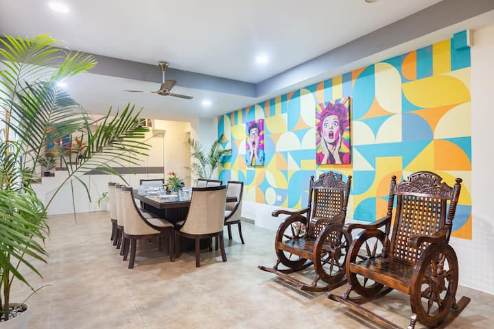 Dining area image 2