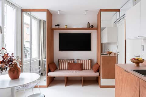 Successful Airbnb property: White - Chartrons Jardin Public - Parking - A/C in Chartrons Grand Parc Jardin Public