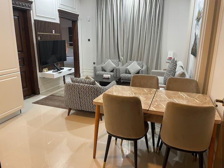 Best Priced Hotel Suites - King Room - Near Metro - Al Wakrah