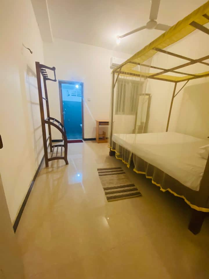 საძინებელი 4