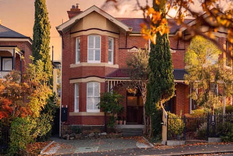 Tasma 1910 Classic Heritage Residence 4bed / 4bath