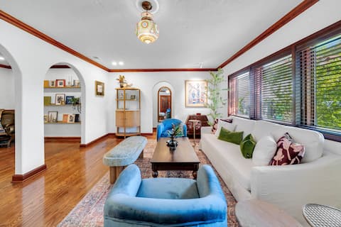 Top performing Airbnb: Villa Brisas in Coral Gables area in Coral Gables