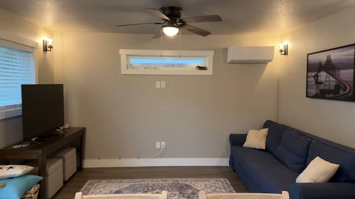 Walk To Beach | Modern Dog Friendly Stay - Long Beach, WA