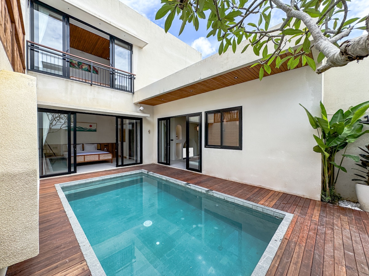Villa in Kuta Utara · 2 bedrooms · 2 beds · 2 private baths, comparabile Airbnb