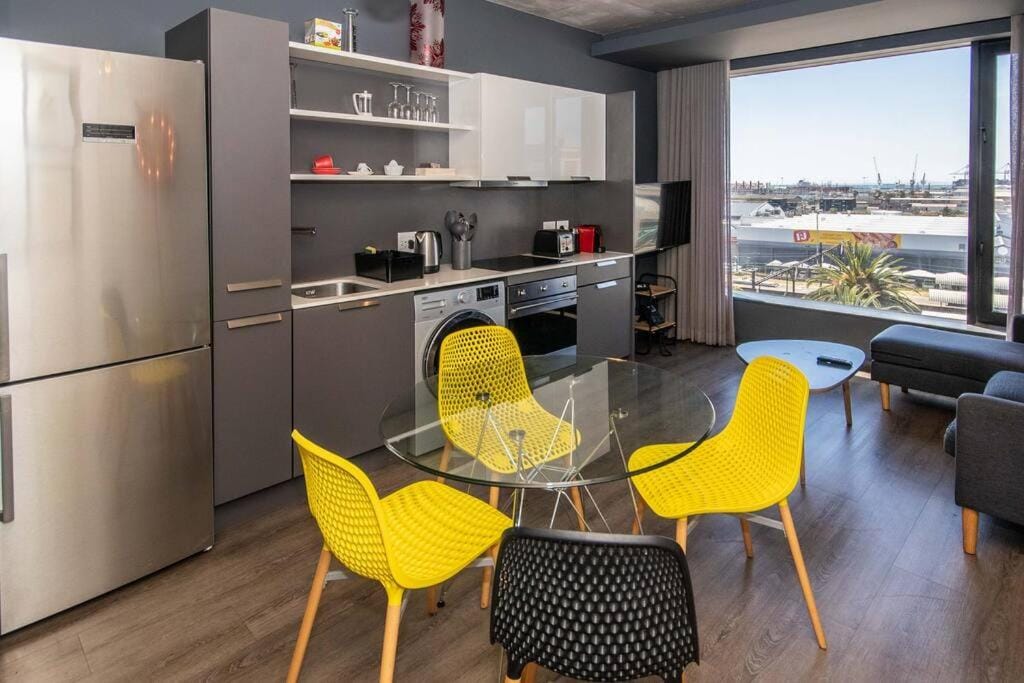 Funky Studio in Cape Town - one-bedroom apartment - Flats for Rent in ...