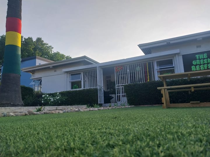 The Green Reefer, 420 Friendly Backpackers - Stellenbosch