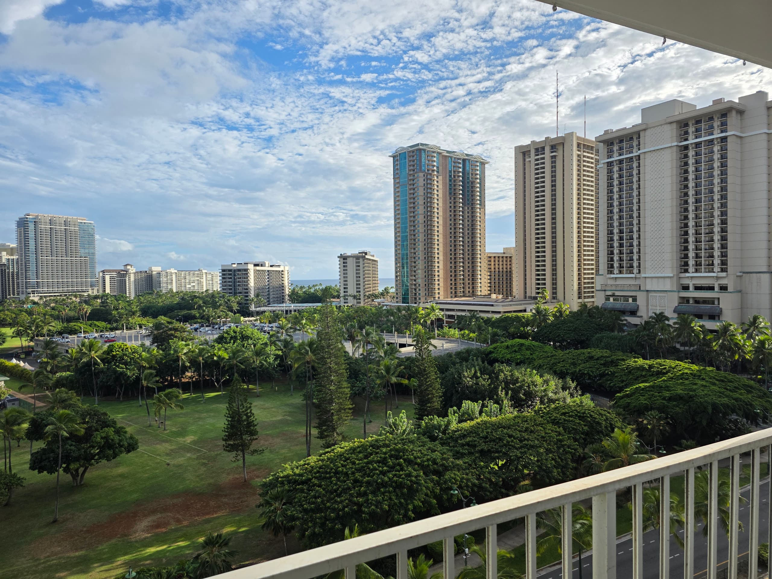 Condo in Honolulu · ★4.33 · Studio · 1 bed · 1 private bath - Image 2