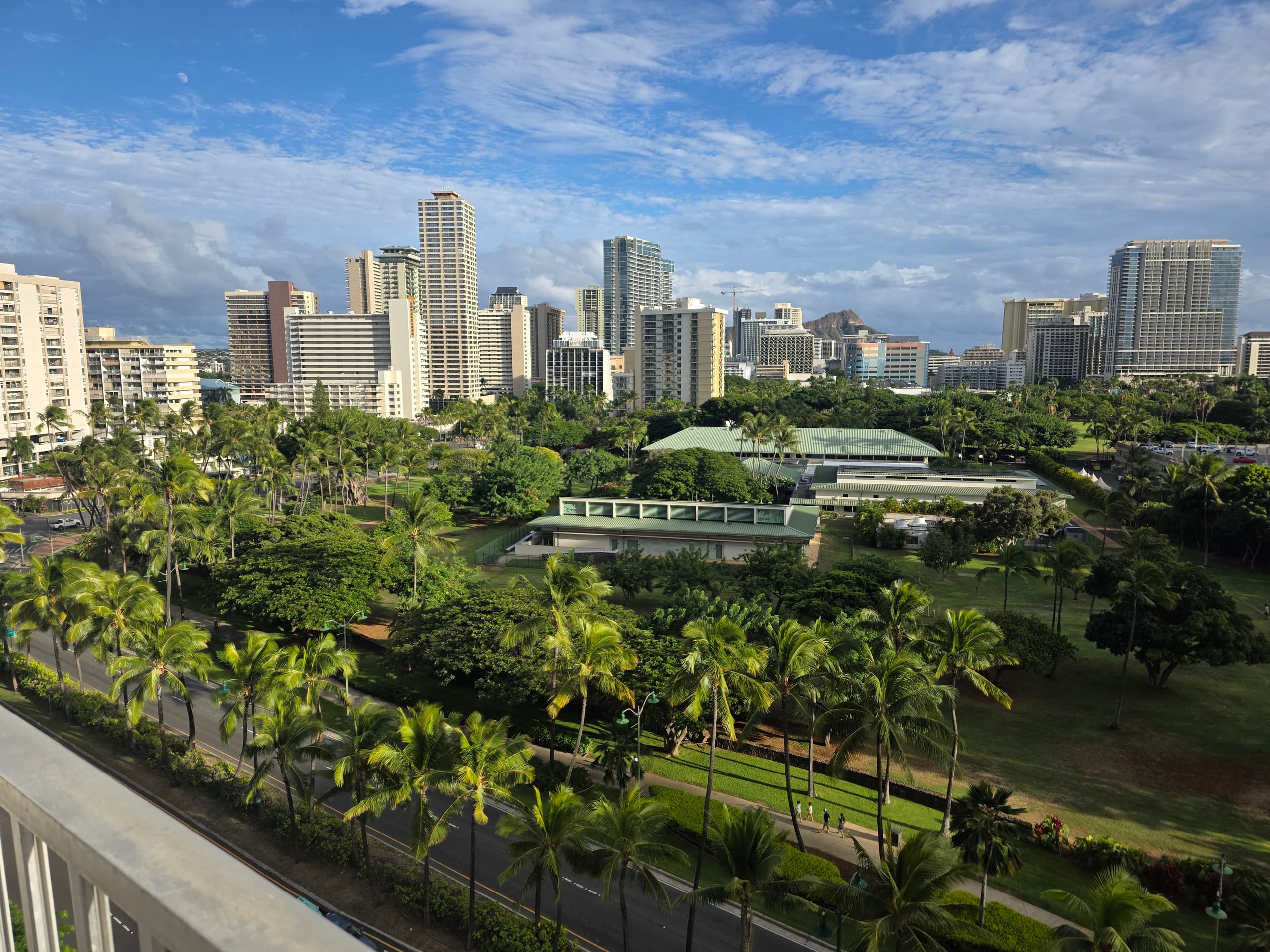 Condo in Honolulu · ★4.33 · Studio · 1 bed · 1 private bath - Image 12